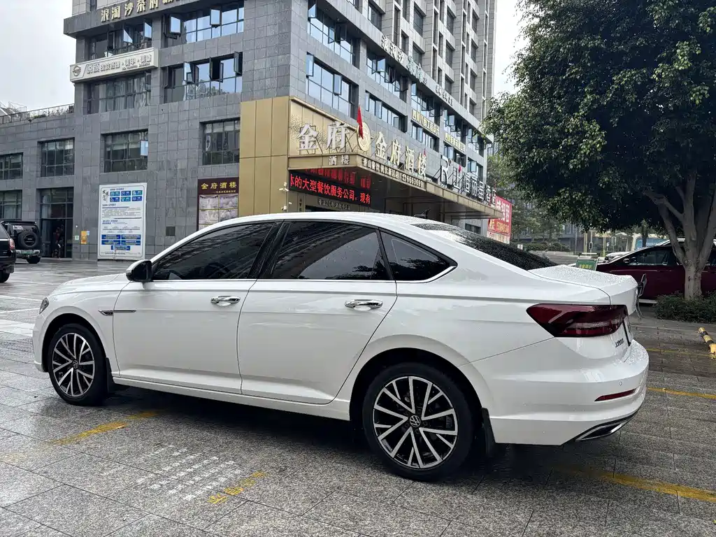 Volkswagen Lavida — миниатюра 4