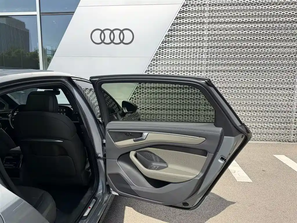 Audi A6L — миниатюра 8