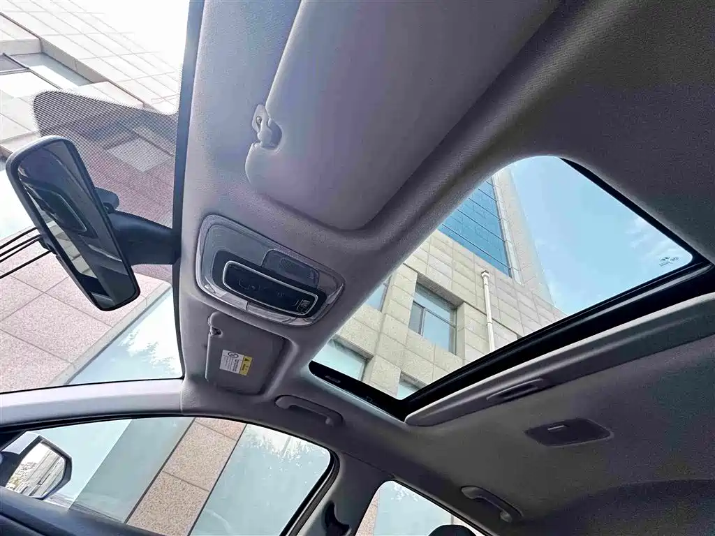 Hyundai Elantra — миниатюра 8