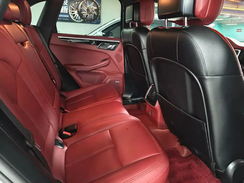 Porsche Macan — миниатюра 13