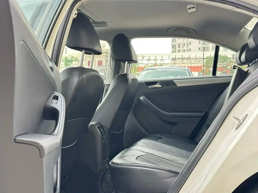 Volkswagen Sagitar — миниатюра 6