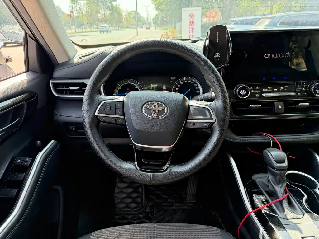Toyota Highlander — миниатюра 14