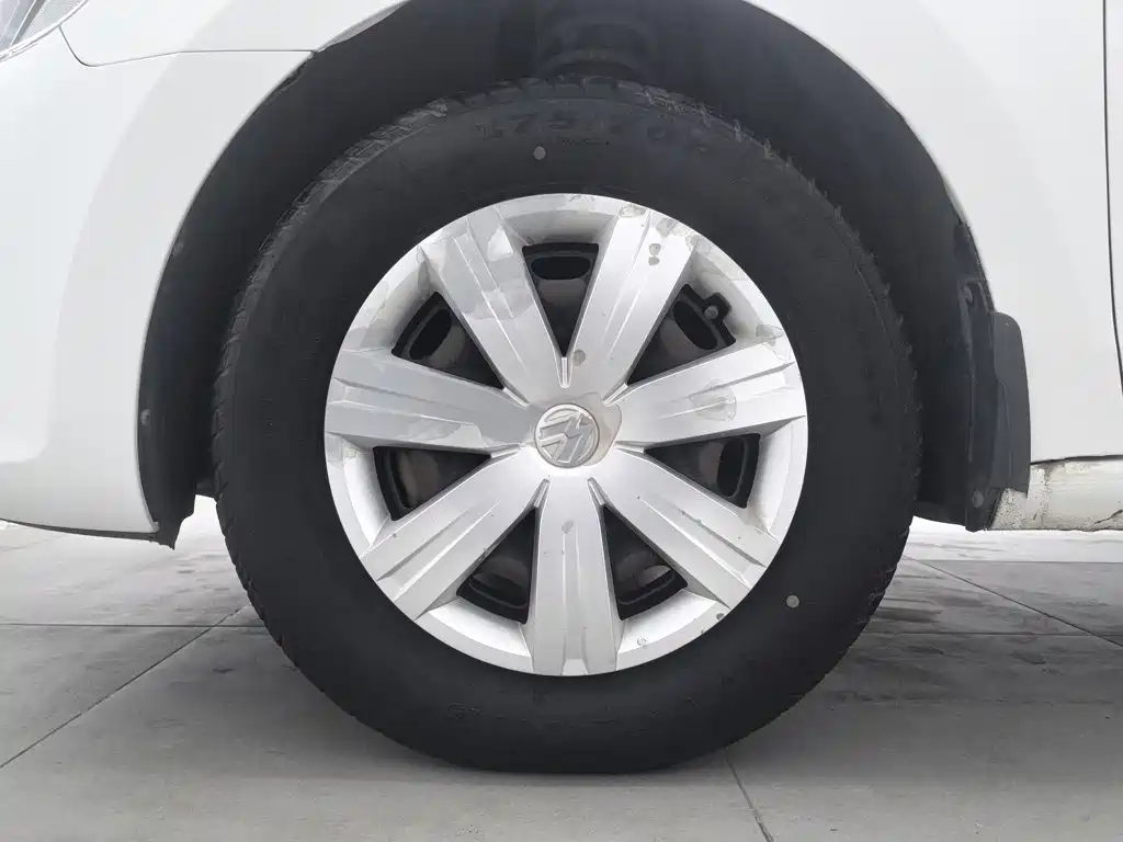 Volkswagen Jetta — миниатюра 17