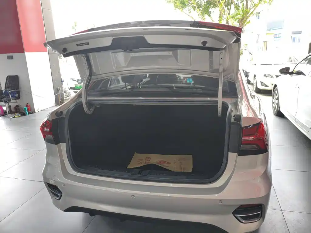Roewe i5 — миниатюра 19