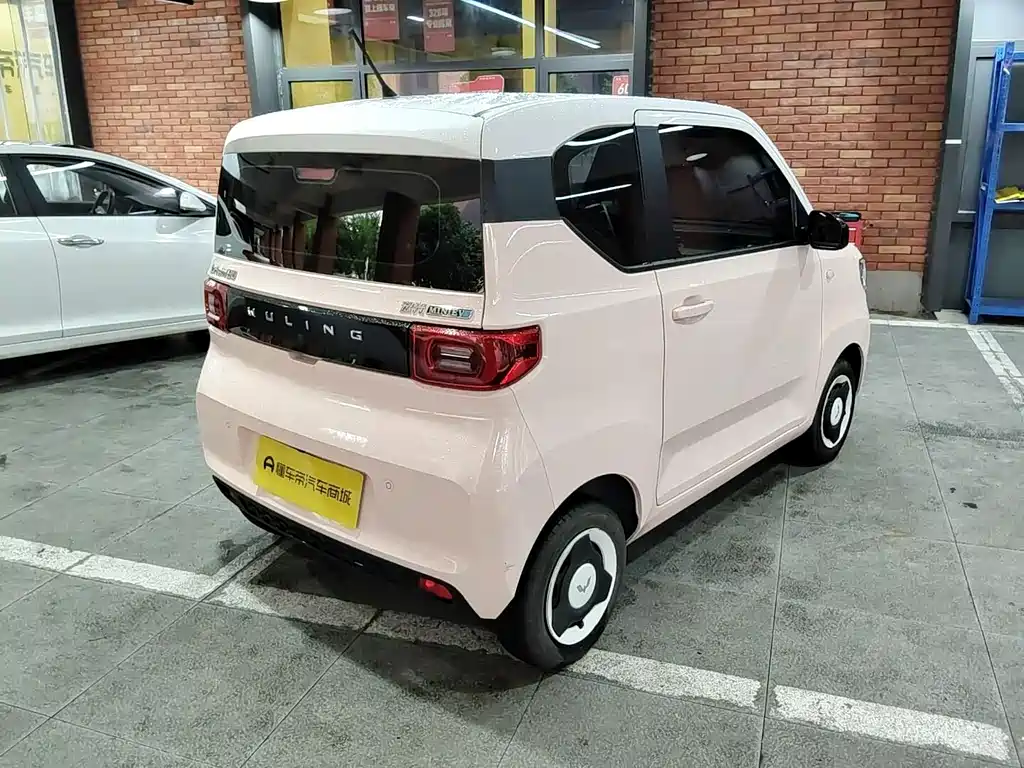 Wuling MINIEV — миниатюра 4