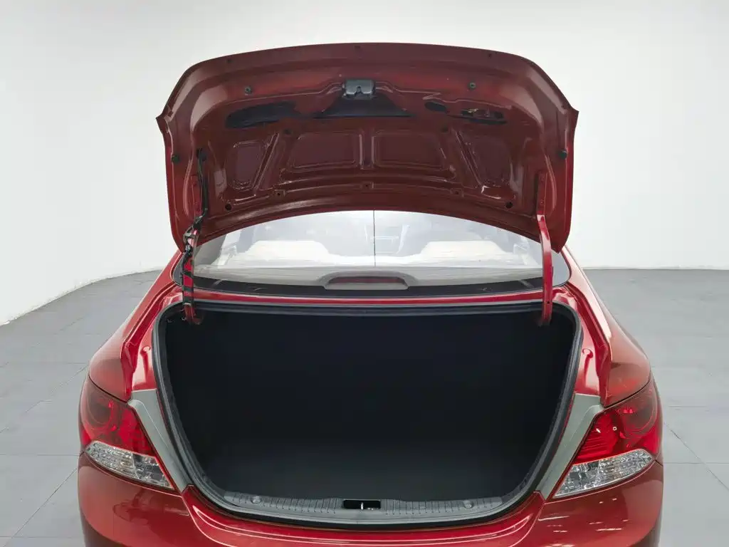Hyundai Verna — миниатюра 16