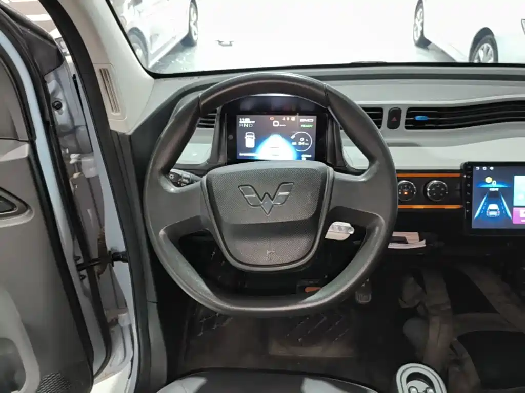 Wuling MINIEV — миниатюра 11
