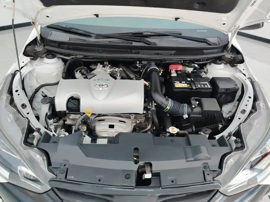Toyota Yaris L — миниатюра 10