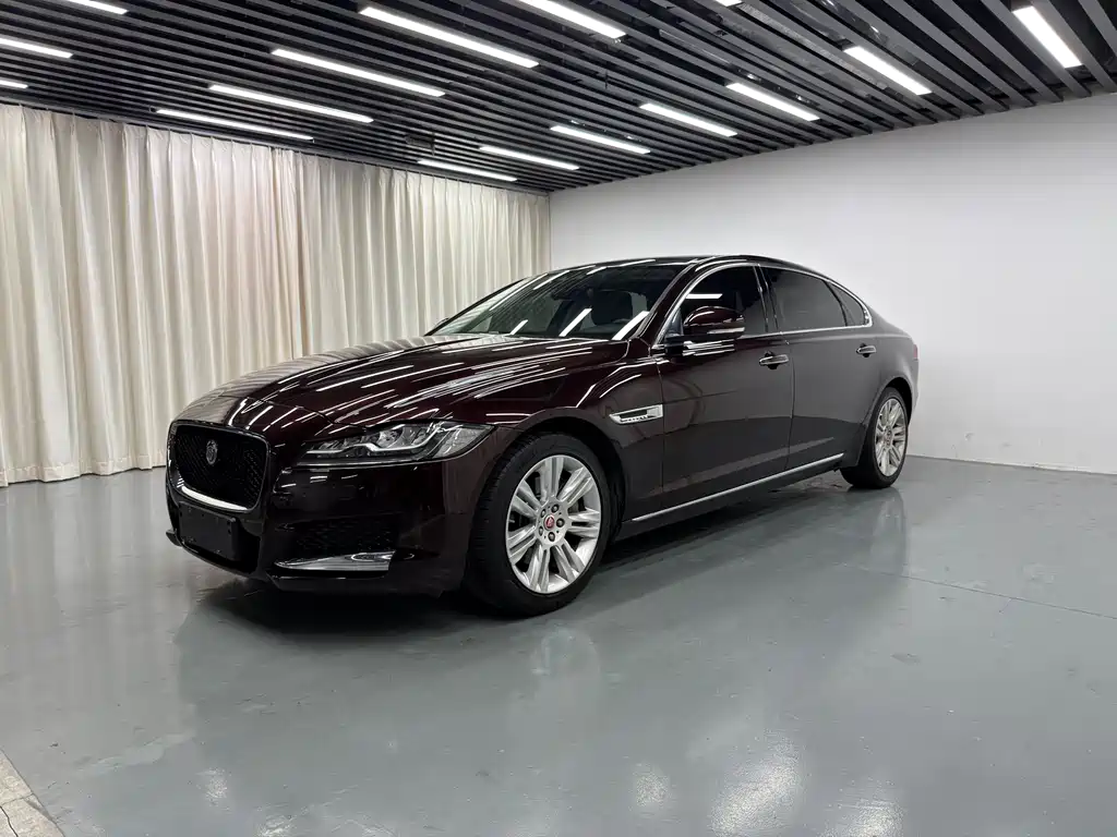 Jaguar XFL 2018