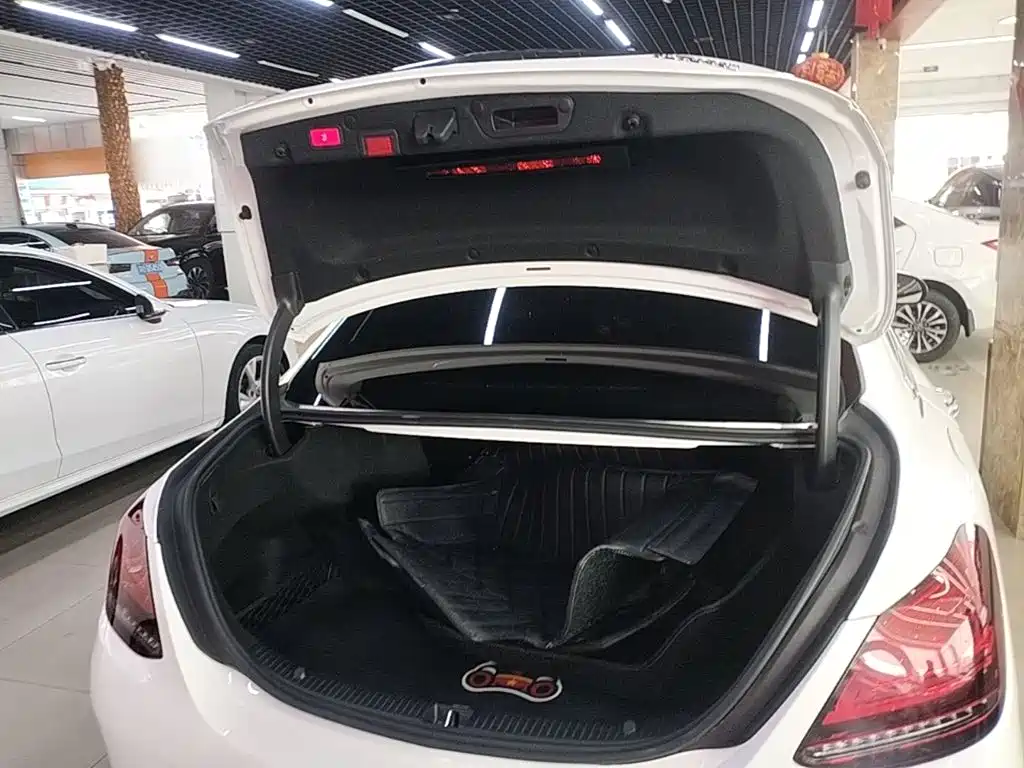 Mercedes-Benz C-Class — миниатюра 19