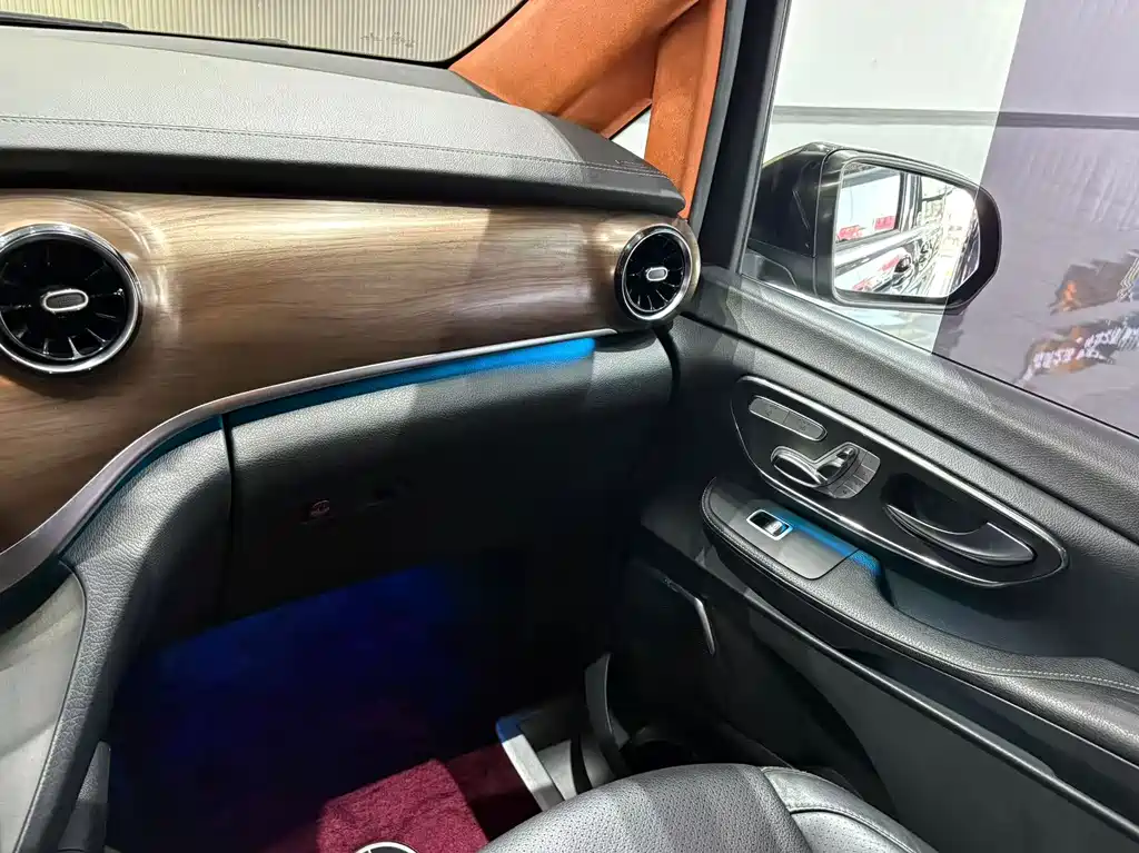 MERCEDES-BENZ V CLASS