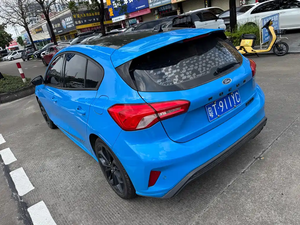 Ford Focus — миниатюра 5