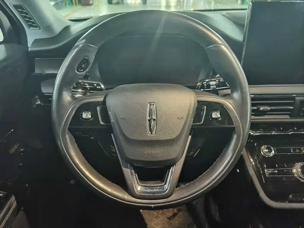 Lincoln Corsair — миниатюра 8