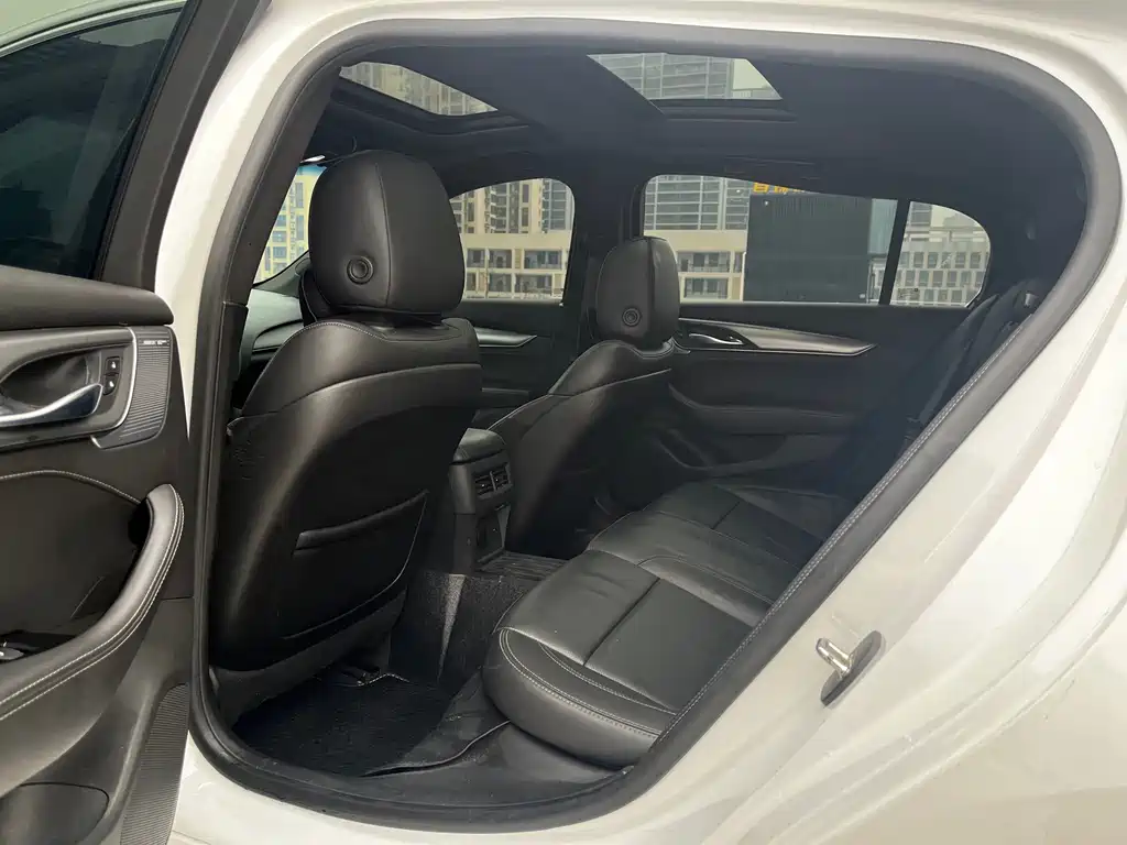 Cadillac CT5 — миниатюра 10
