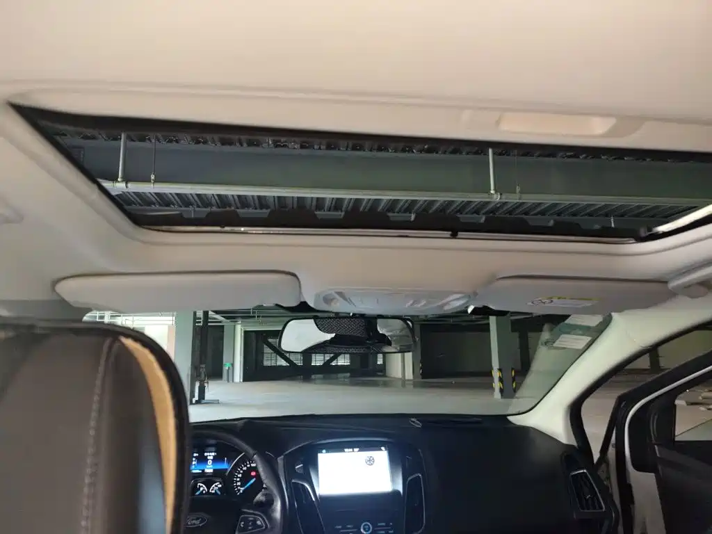 Ford Focus 2018 EcoBoost 180 AT Elite