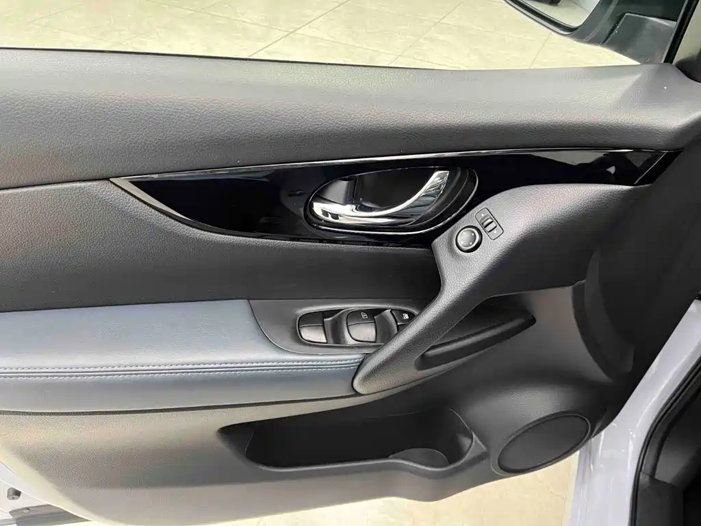 Nissan Qashqai — миниатюра 15