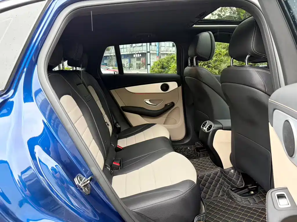 Mercedes-Benz EQC — миниатюра 16