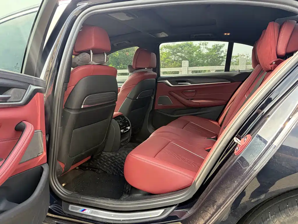 BMW 5 Series — миниатюра 5