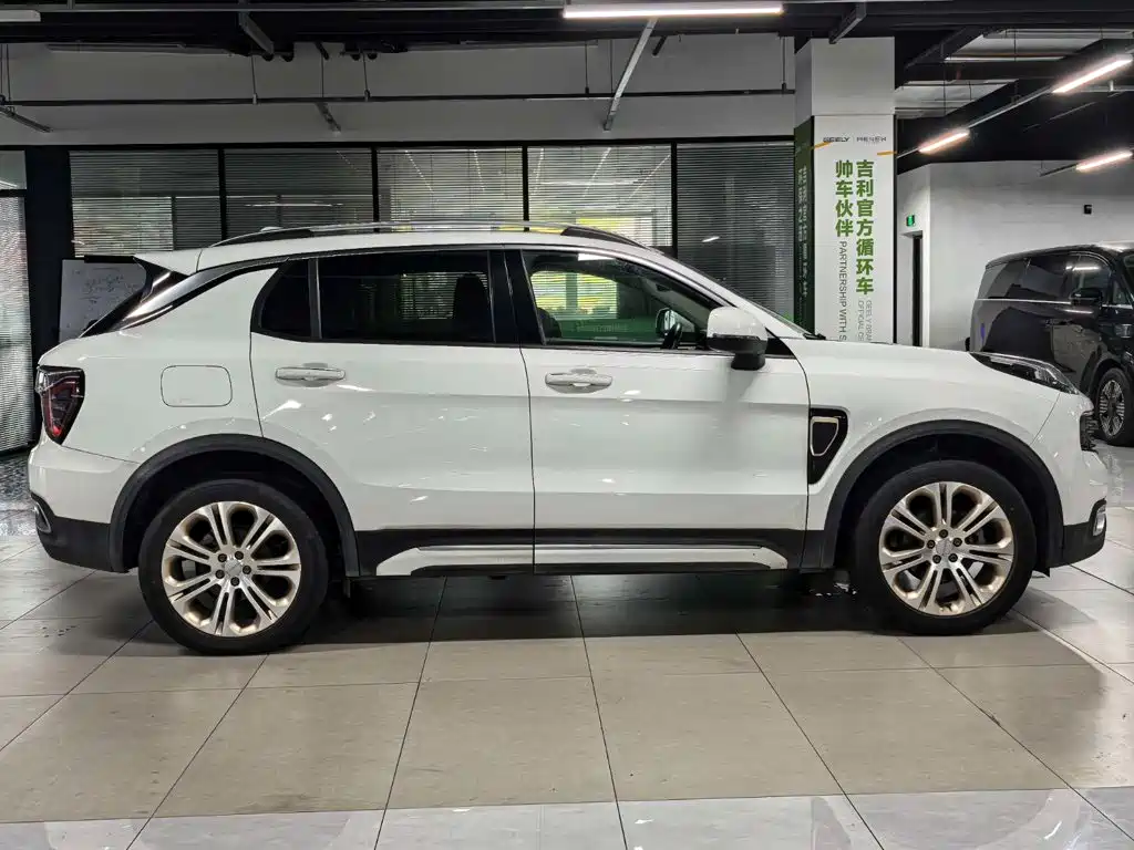 Lynk & Co 01 — миниатюра 4