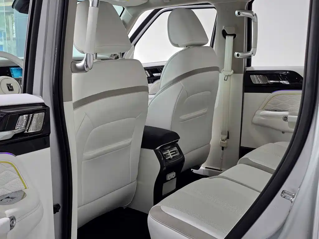 TANK CO CREATION TANK 300