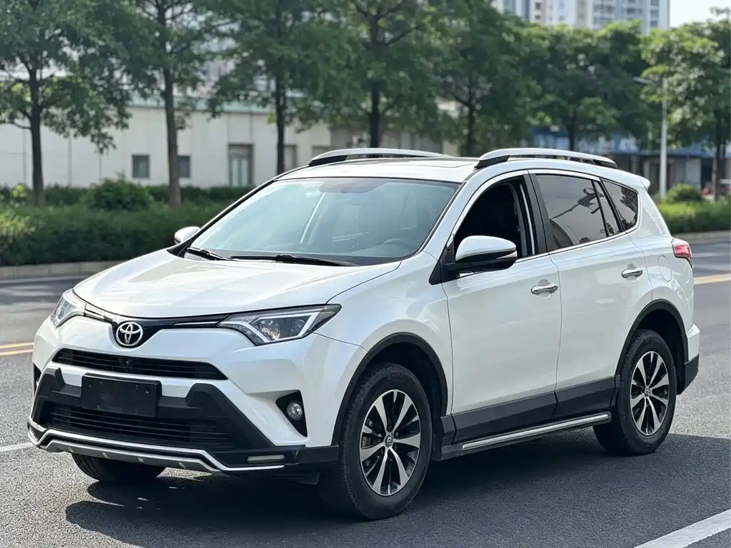 Toyota RAV4 — миниатюра 3