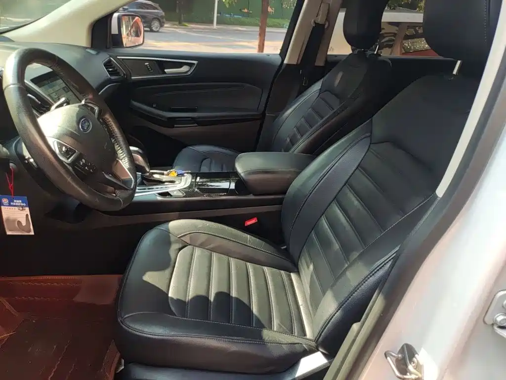 Ford Edge — миниатюра 8