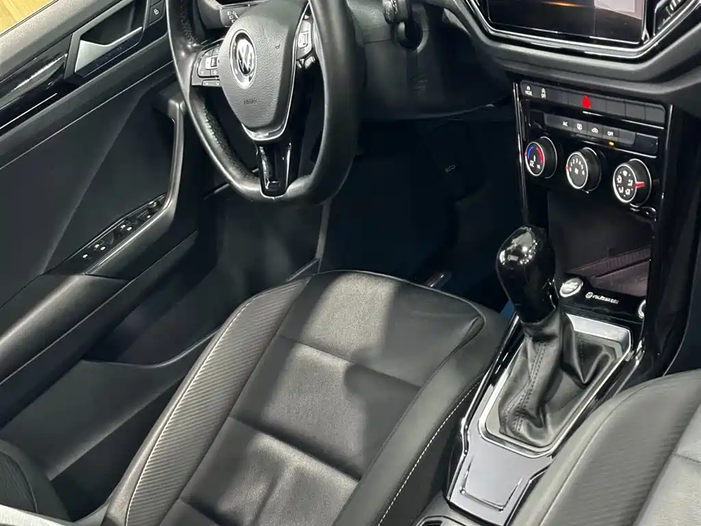 Volkswagen T-Roc — миниатюра 21