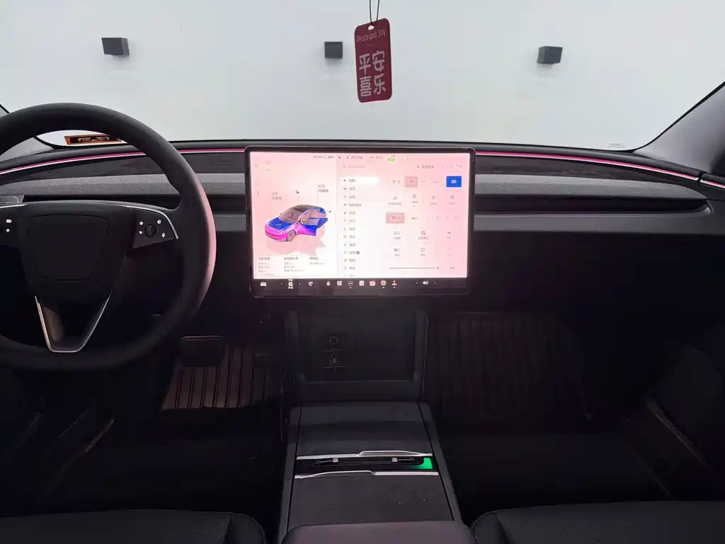 Tesla Model 3 — миниатюра 9