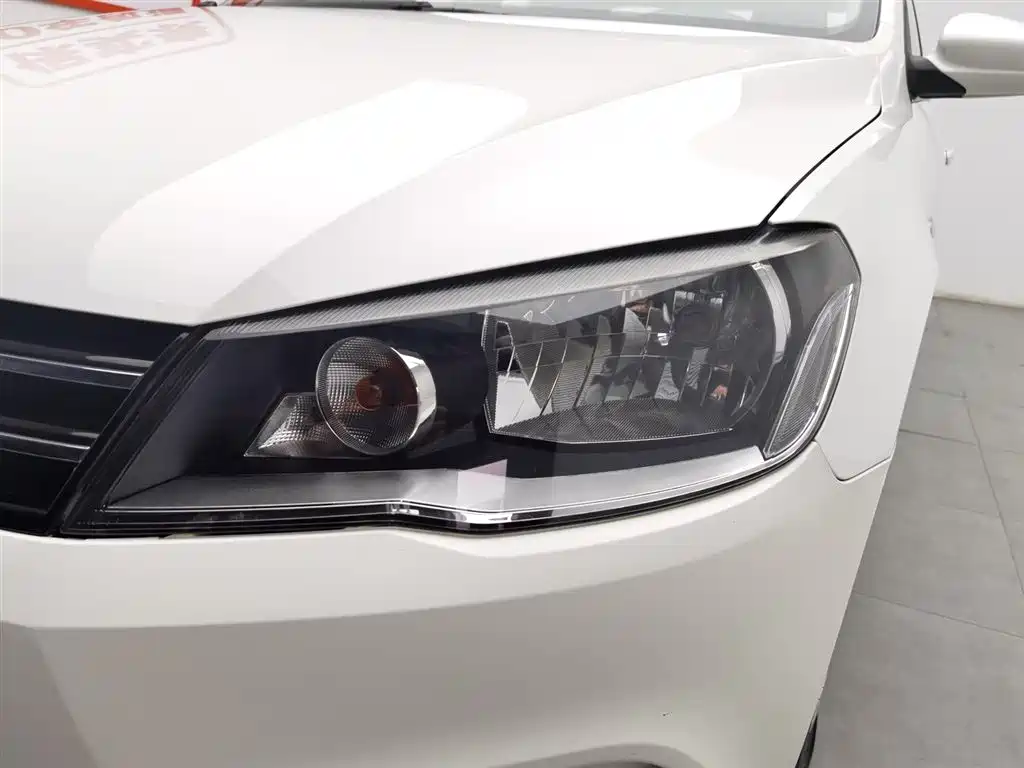 Volkswagen Jetta 2015 1.6L MT Fashion