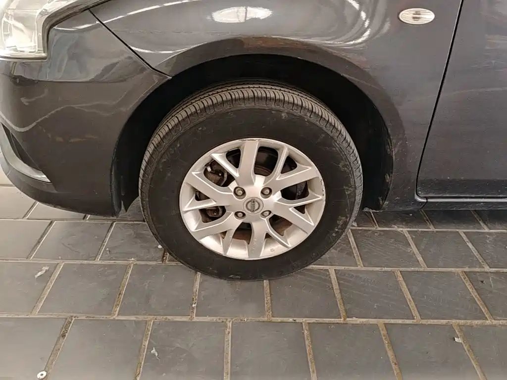Nissan Sunny — миниатюра 23