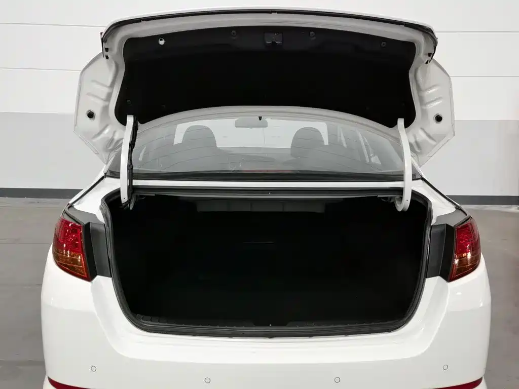 Kia K5 — миниатюра 16