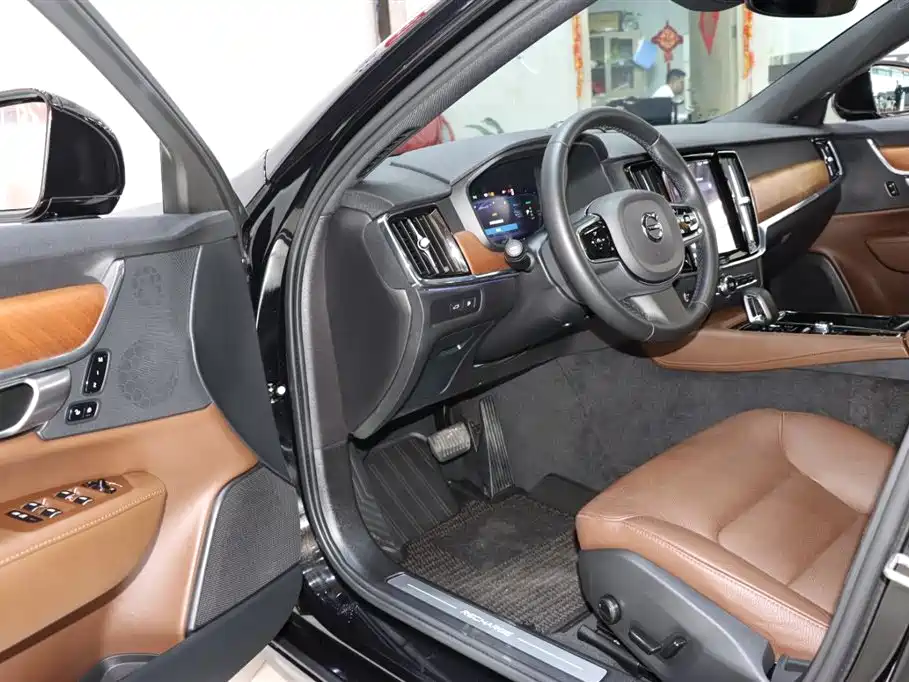 VOLVO S90 PLUG IN HYBRID