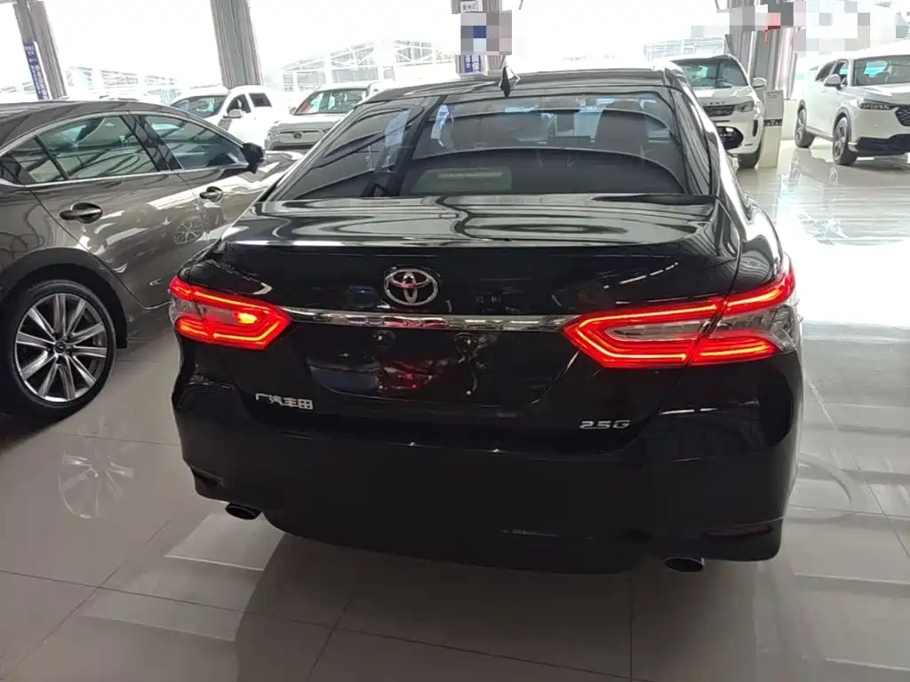 Toyota Camry — миниатюра 6