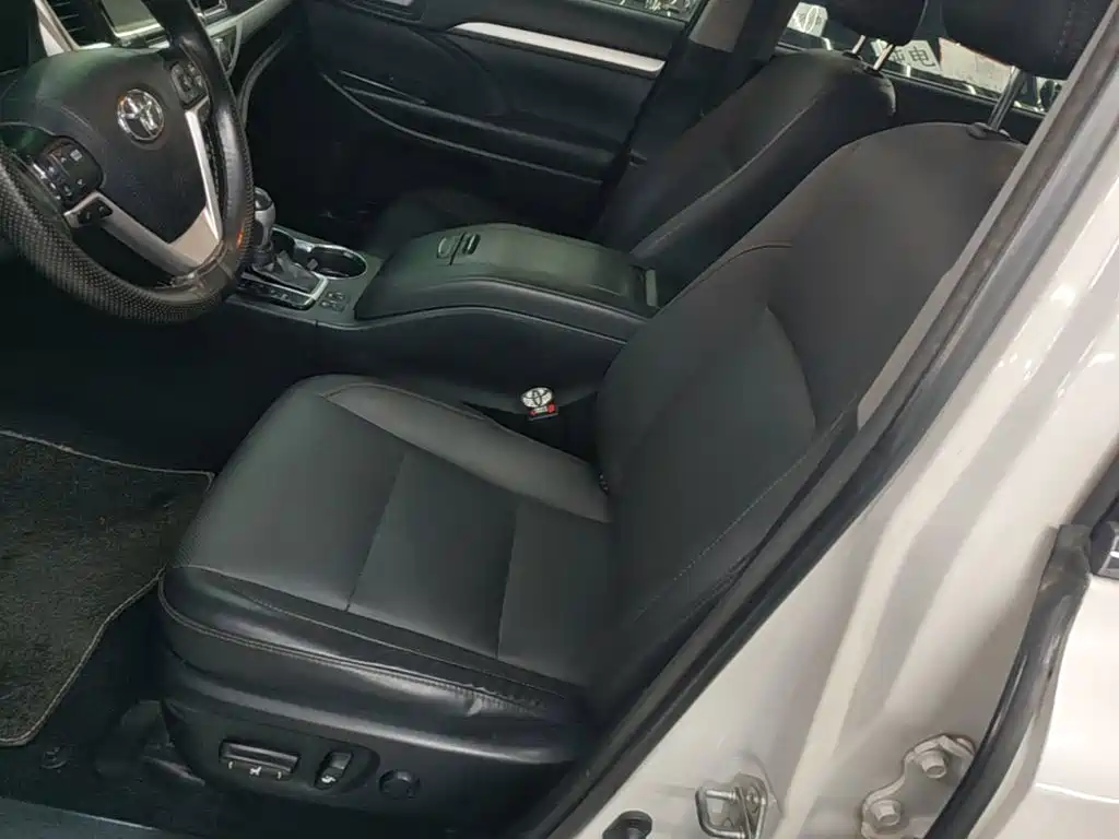 Toyota Highlander — миниатюра 15