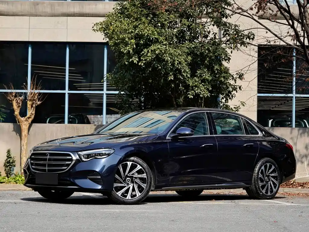 Mercedes-Benz E-Class — миниатюра 2