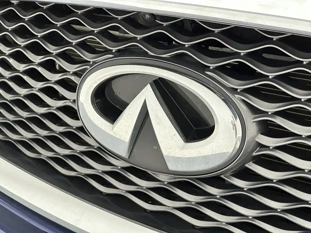 Infiniti QX50 — миниатюра 11