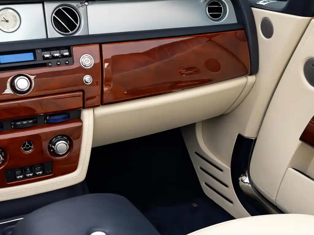 Rolls-Royce Phantom — миниатюра 16