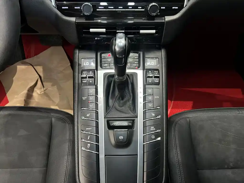 Porsche Macan — миниатюра 9
