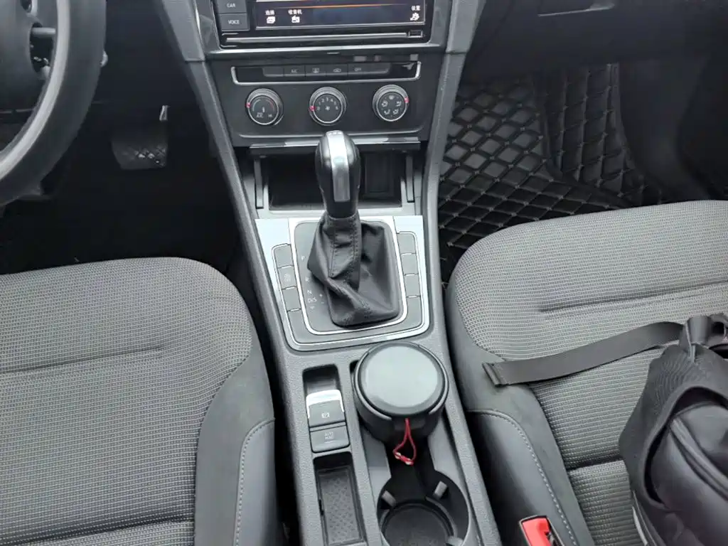 Volkswagen Golf — миниатюра 14