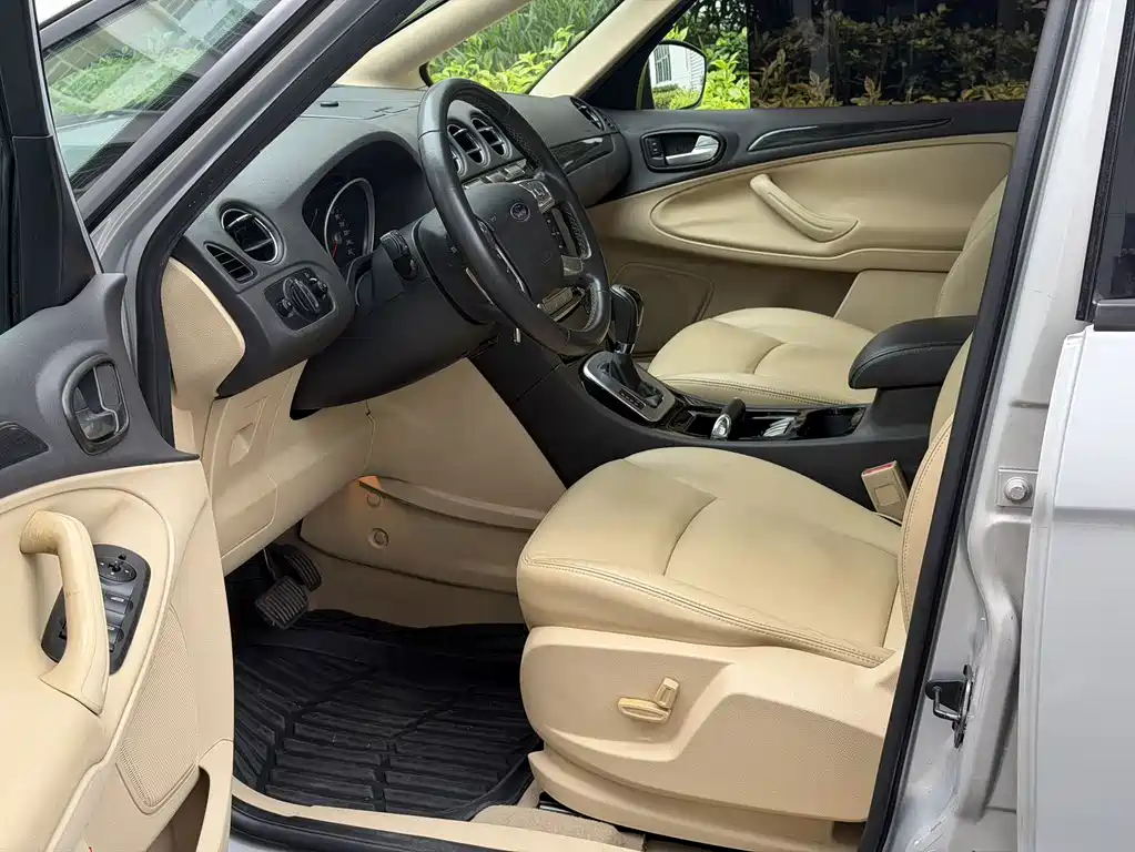 Ford Max — миниатюра 5