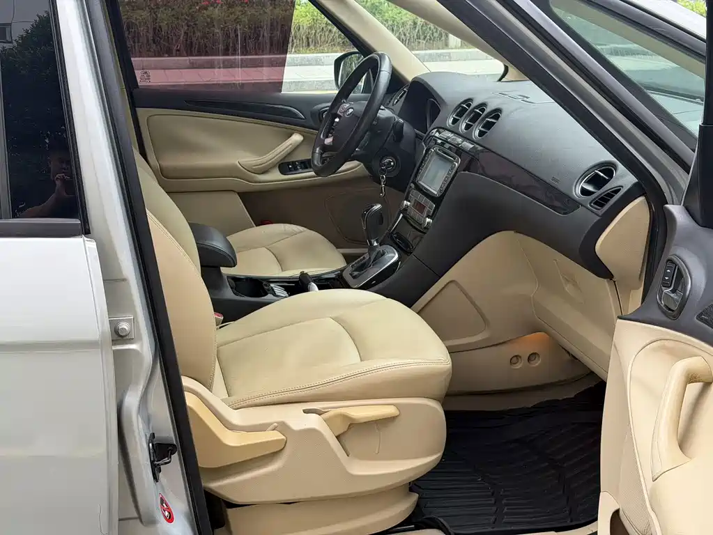 Ford Max — миниатюра 9