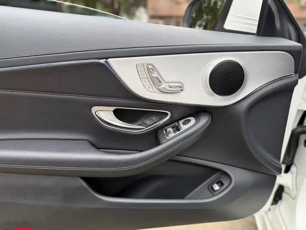 Mercedes-Benz C-Class (Import) — миниатюра 5