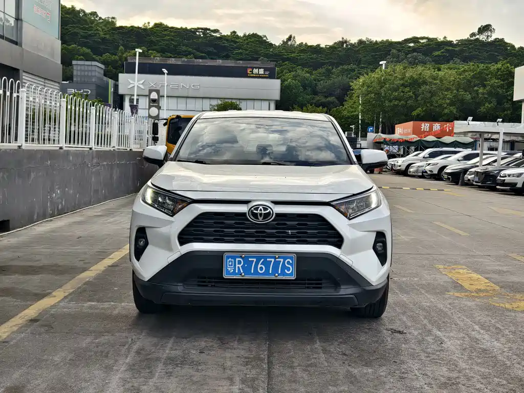 Toyota RAV4 — миниатюра 2