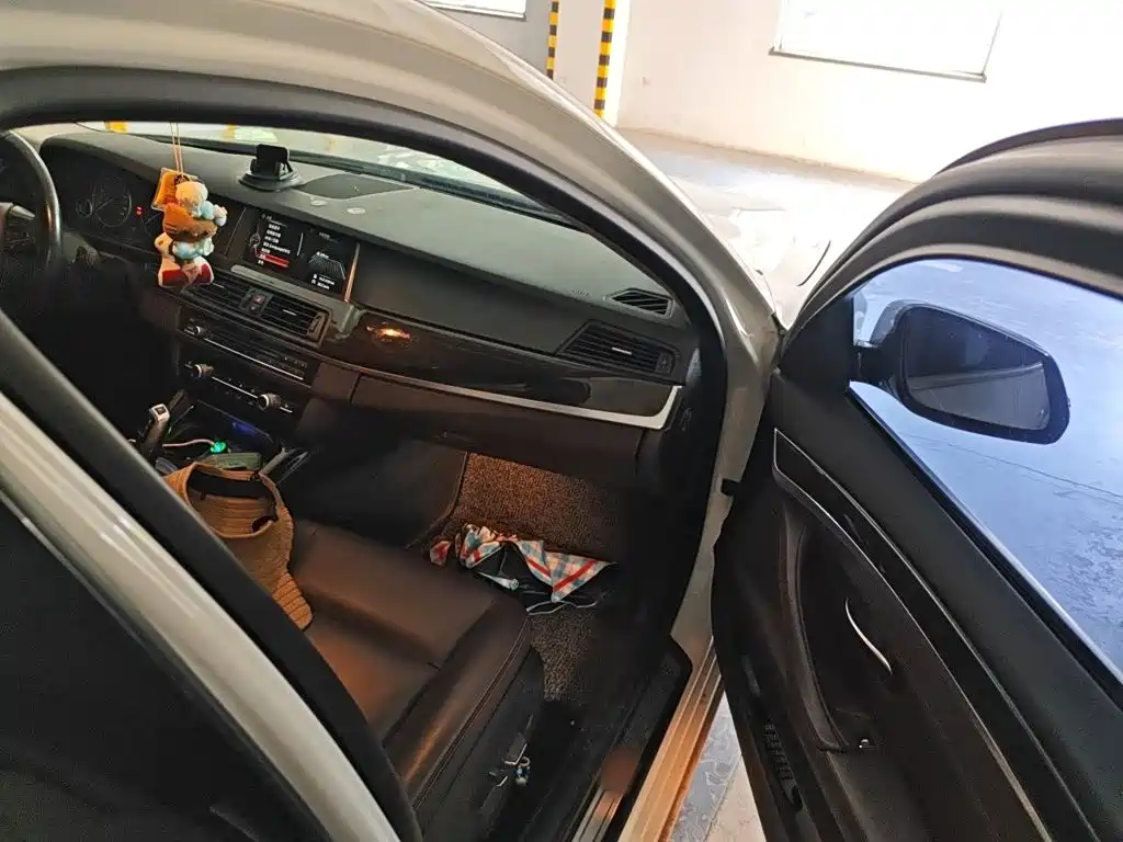 BMW 5 Series — миниатюра 18