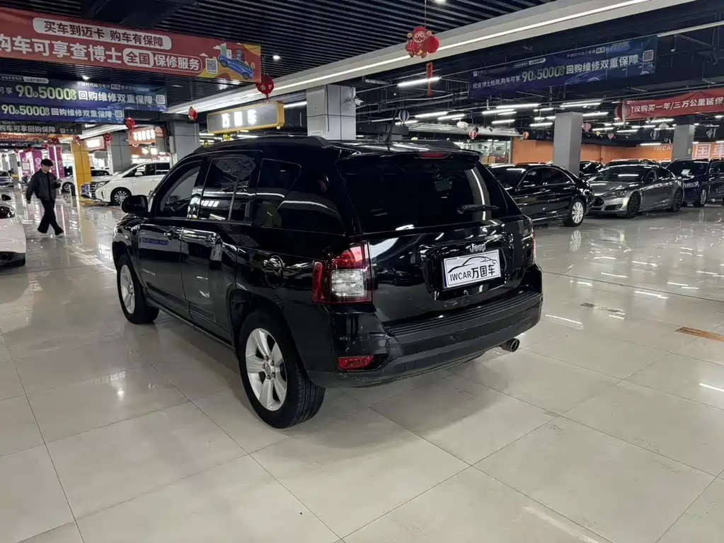 Jeep Compass (Import) — миниатюра 2
