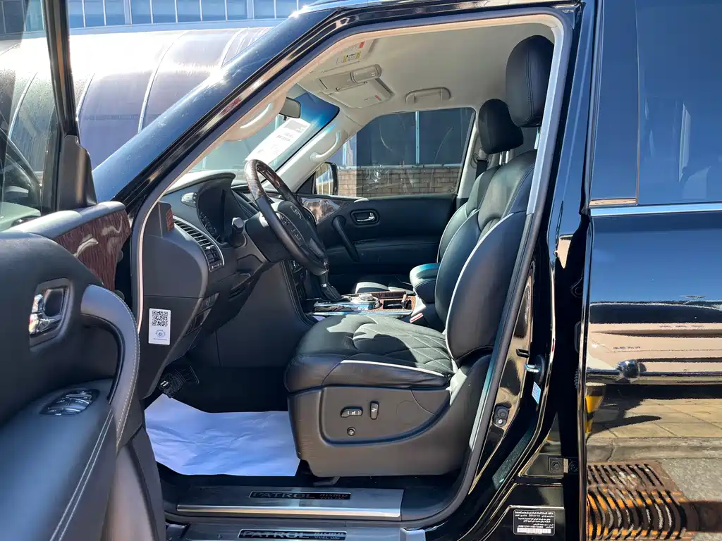 Nissan Patrol — миниатюра 7
