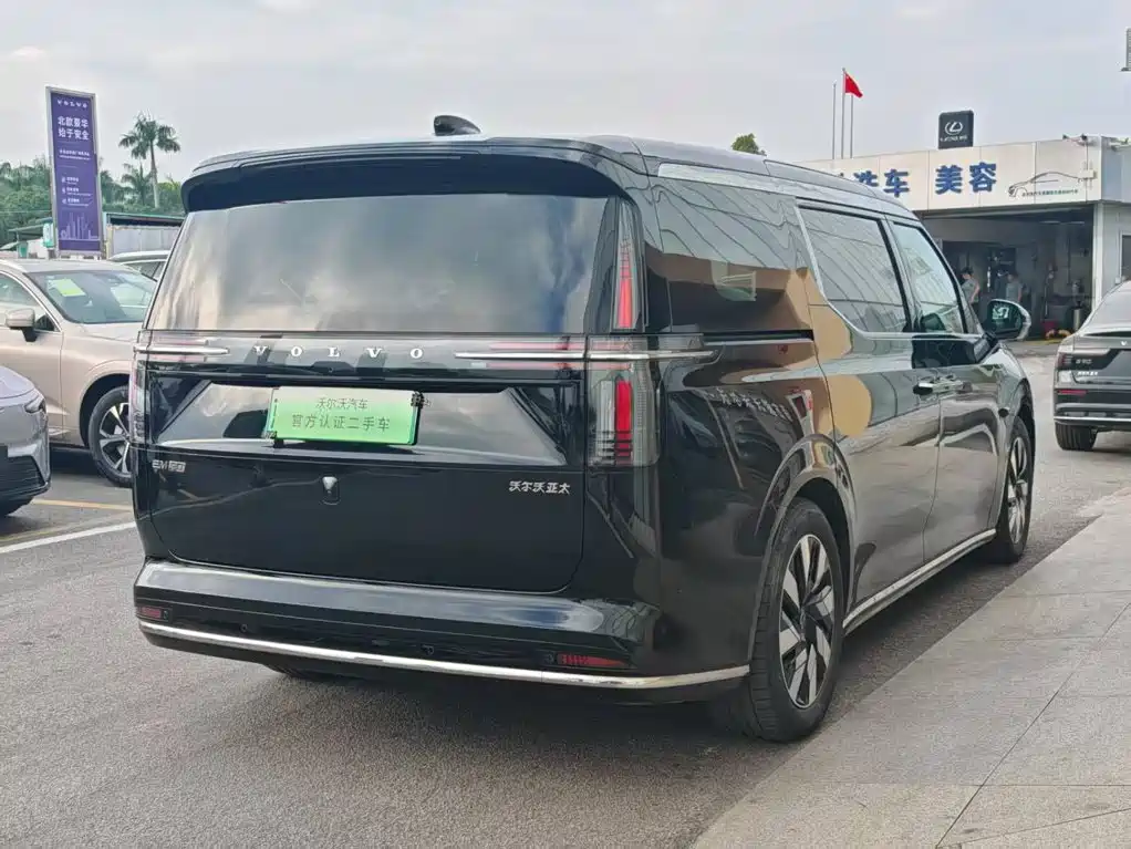 Volvo EM90 — миниатюра 7