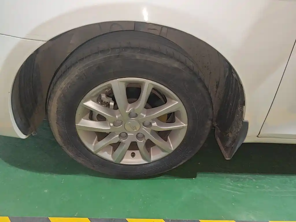 Geely Emgrand — миниатюра 23