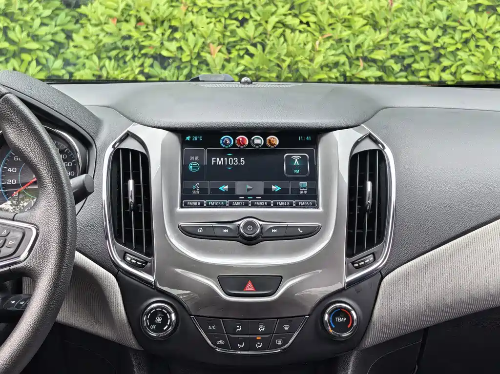 Chevrolet Cruze — миниатюра 14
