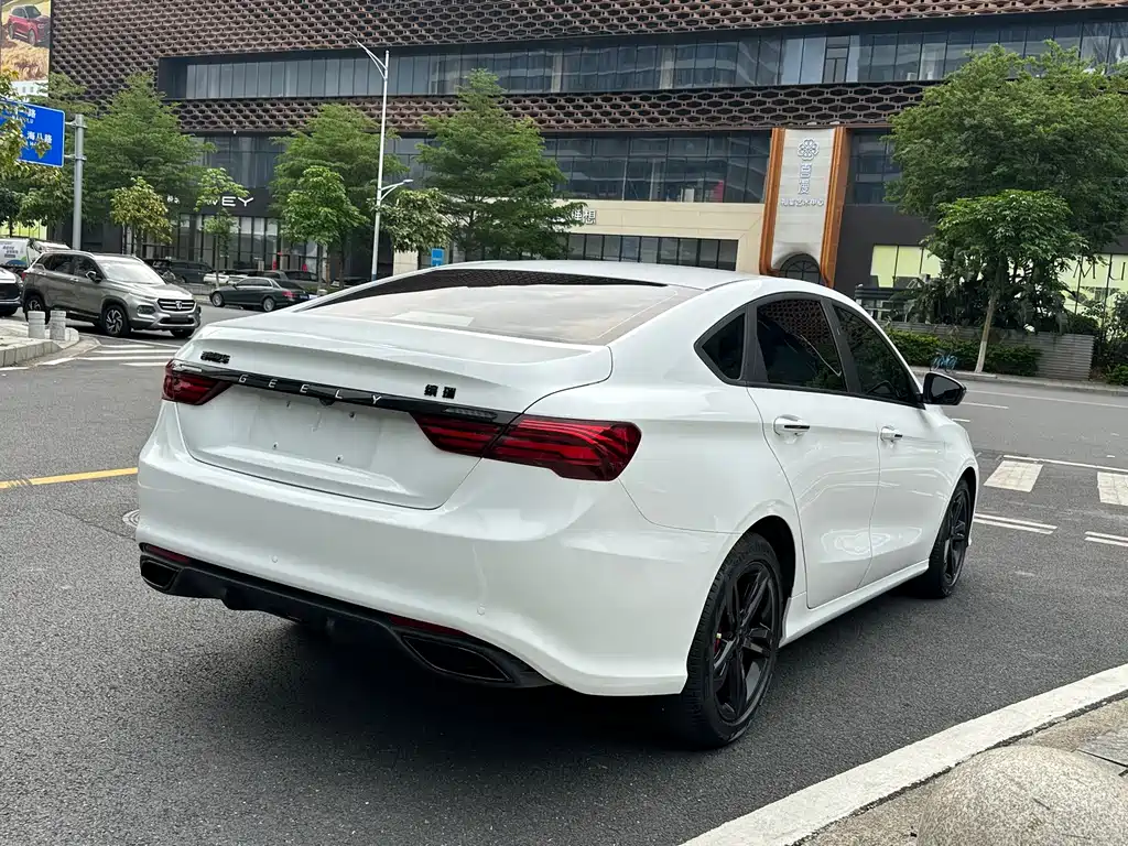 Geely Binrui — миниатюра 16